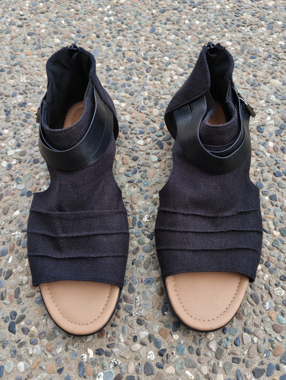 Comfortview Payton Women’s Black Open-Toe Knit Sandals Size 12